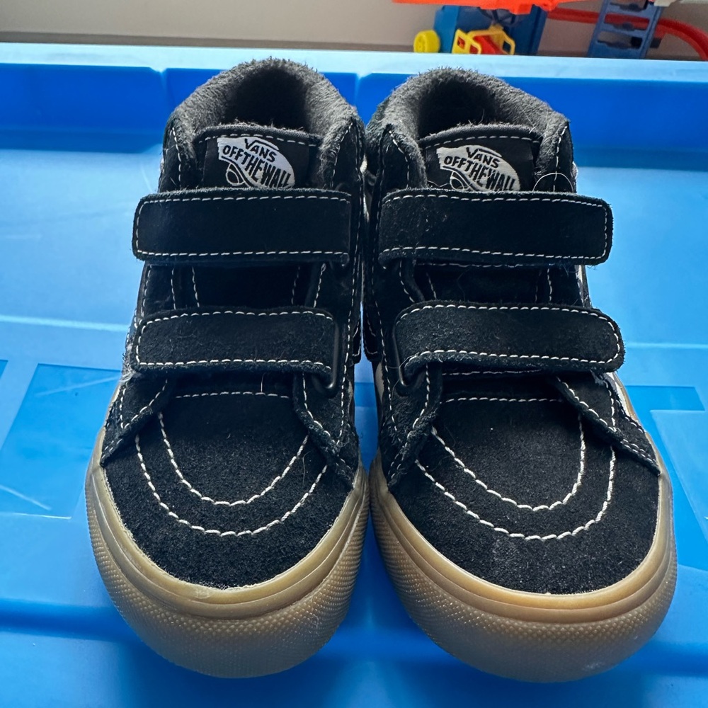 Kids vans winter boots. Size. 12.5